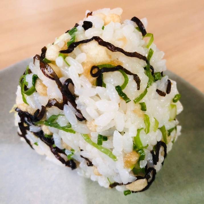 天かすネギ塩昆布おにぎり レシピ 作り方 By Yana 楽天レシピ 天かすネギ塩昆布おにぎり レシピ 作り方 By Yana 楽天レシピ